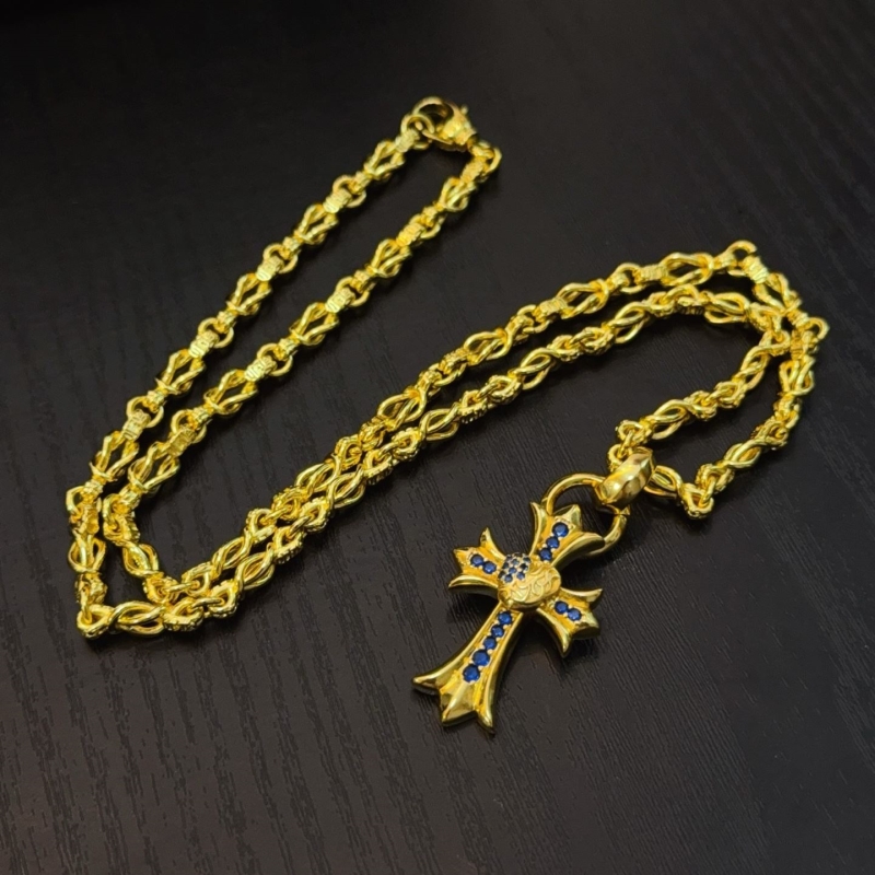 Ch*0me He**ts necklaces